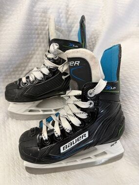 Bauer XLP Youth Hockey Skates - Size Y10 (Great Condition!)